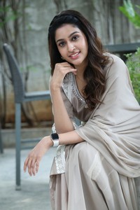 Tanya Ravichandran Pictures